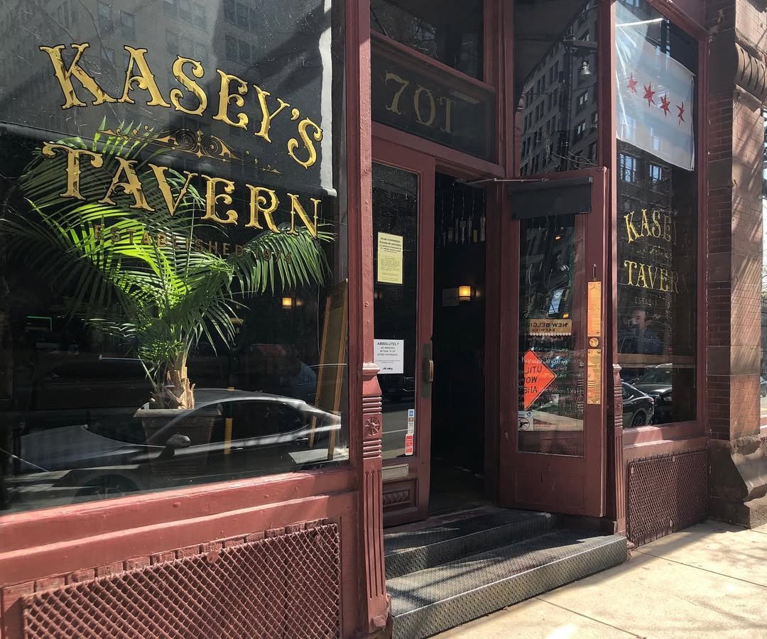 What to Know Before Visiting Kasey's Tavern in Chicago, IL
