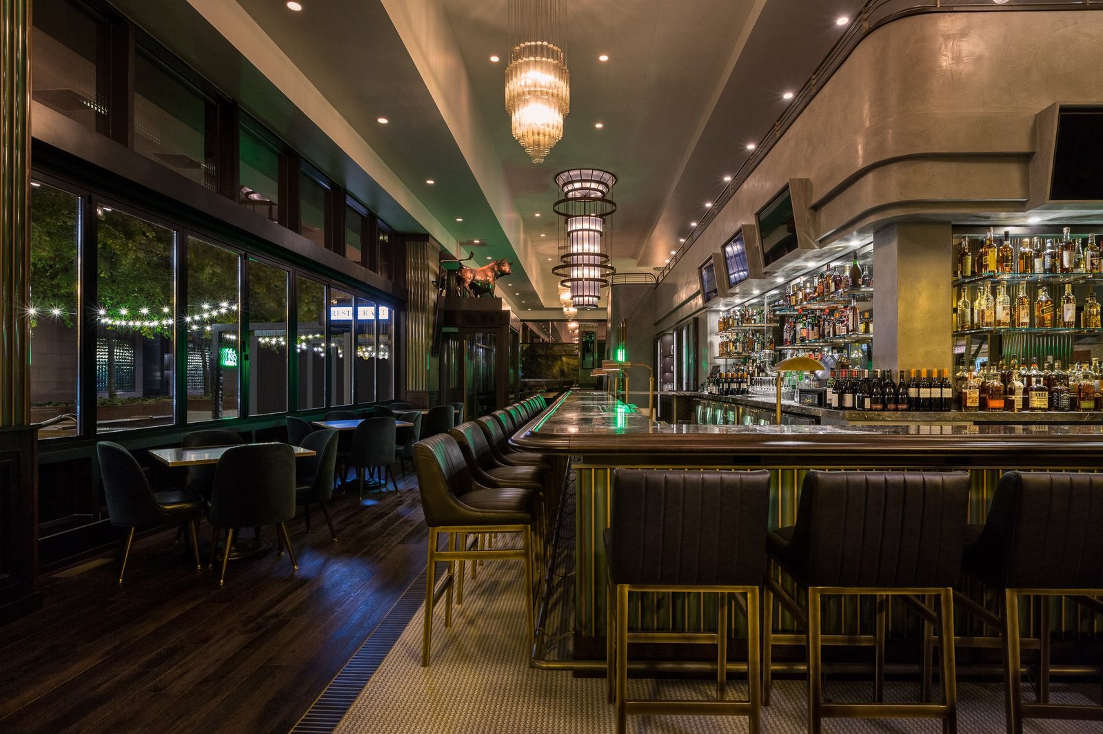 What to Know Before Visiting Taureaux Tavern Pub in Chicago, IL