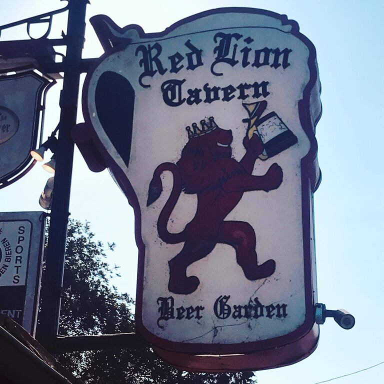 What to Know Before Visiting The Red Lion Pub in Chicago, IL
