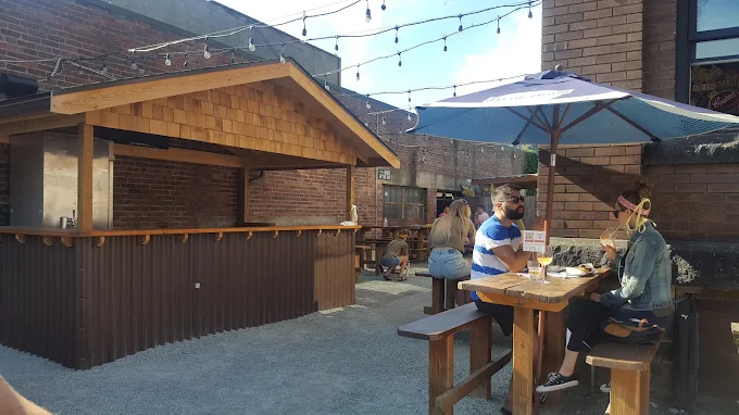 Kangaroo & Kiwi Pub